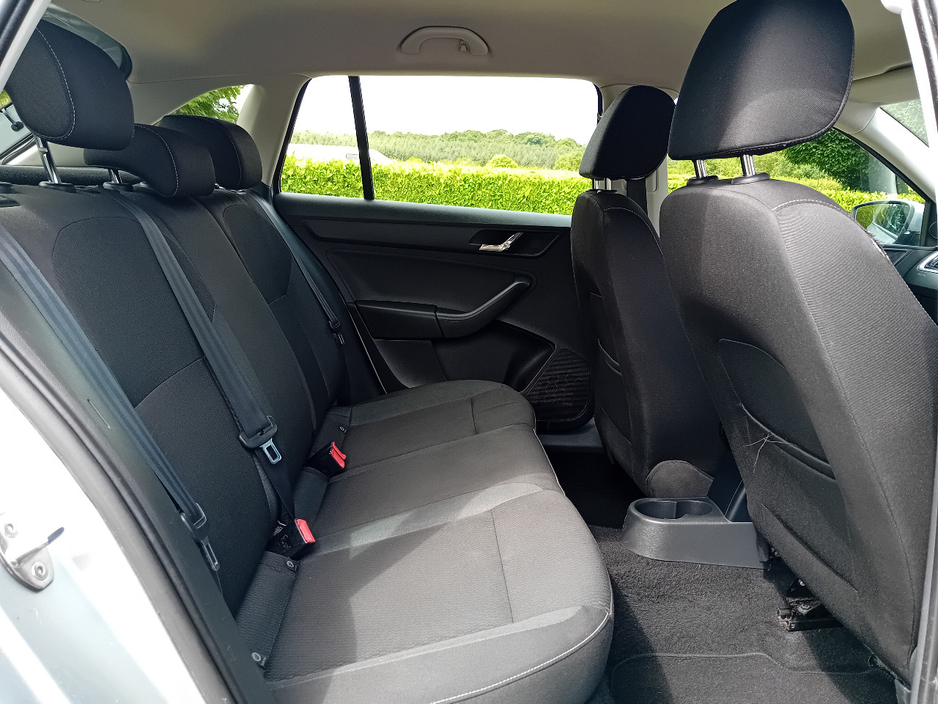 2014 Skoda Rapid 1.2L Petrol For Sale Images