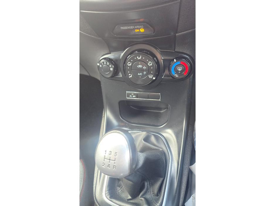 Ford Fiesta 1.0 100PS 5SPEED 4 4DR ST-LINE — thumbnail 8