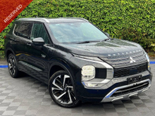 Mitsubishi Outlander 7-SEATER 2.4 HYBRID AUTO * HUGE SPEC * // DIAMOND CUT ALLOYS // MASSAGE SEATS // 360 PARKING CAMERAS