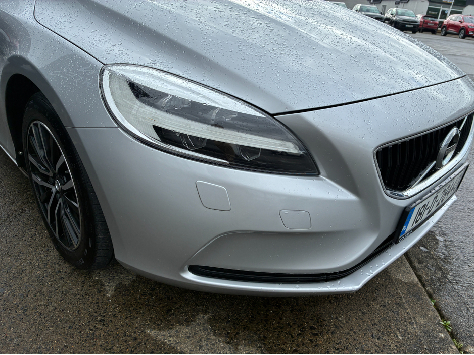 2018 Volvo V40 2L Diesel For Sale Images
