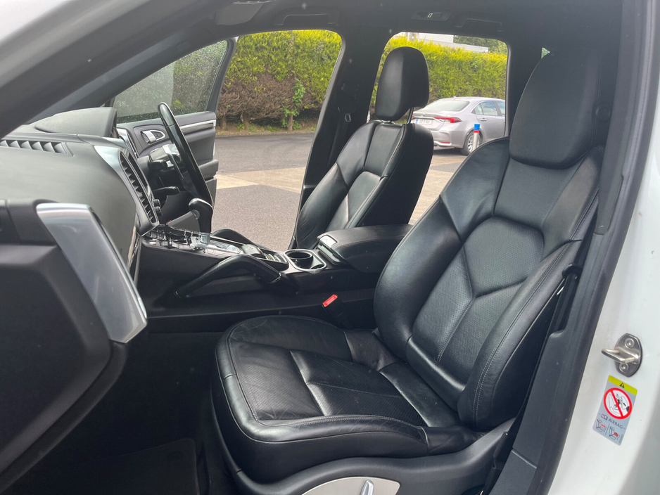 2016 Porsche Cayenne 3L Petrol Hybrid For Sale Images