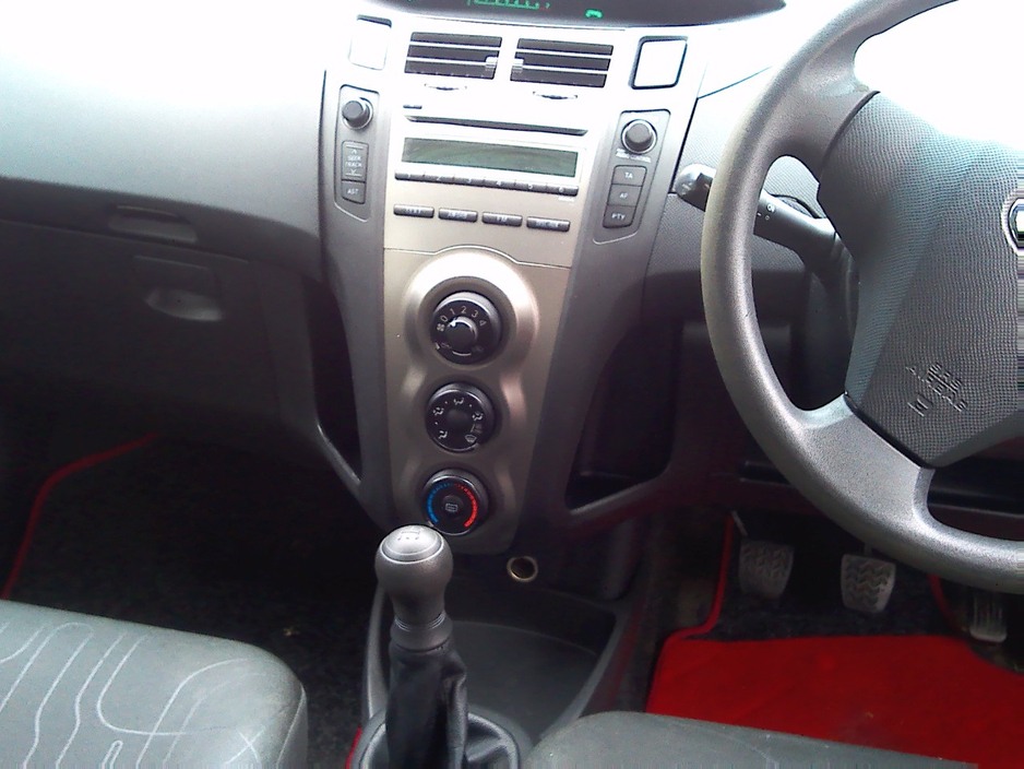 2010 Toyota Yaris 1L Petrol For Sale Images