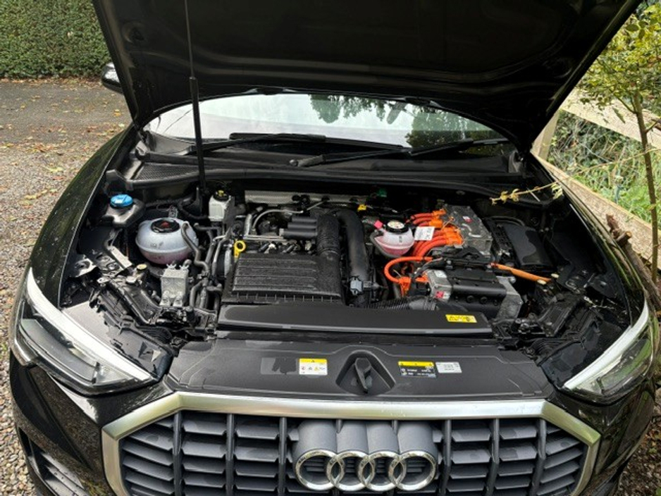 2022 Audi Q3 1.4L Petrol Plug-in Hybrid For Sale Images