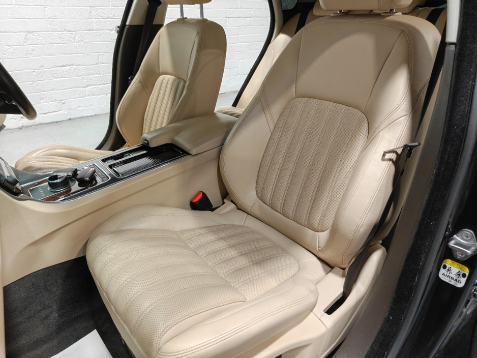 Jaguar XF 2.0 D PORTFOLIO 180PS AUTO 4DR — thumbnail 31