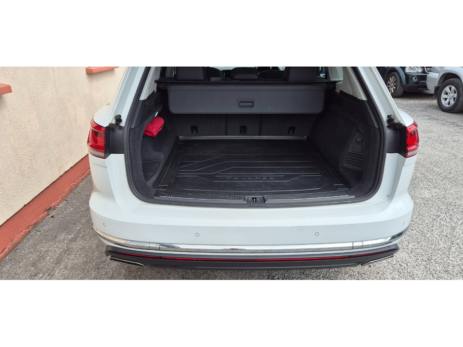 2019 Volkswagen Touareg 3L Diesel For Sale Images