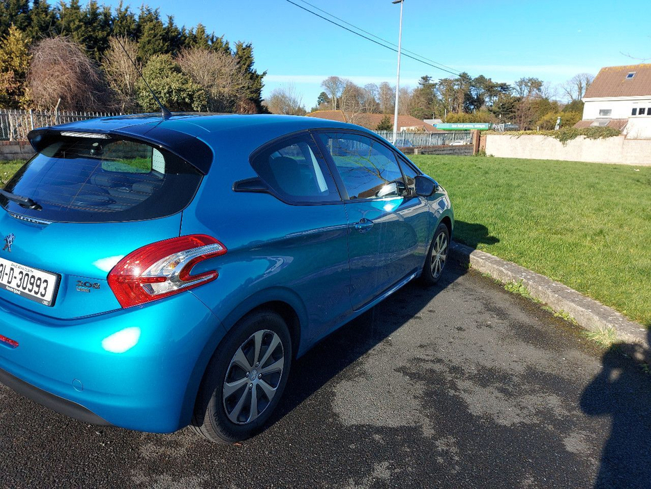 Peugeot 208 1.4 eHDI Access Hatchback Diesel Automatic (68bhp) — thumbnail 17