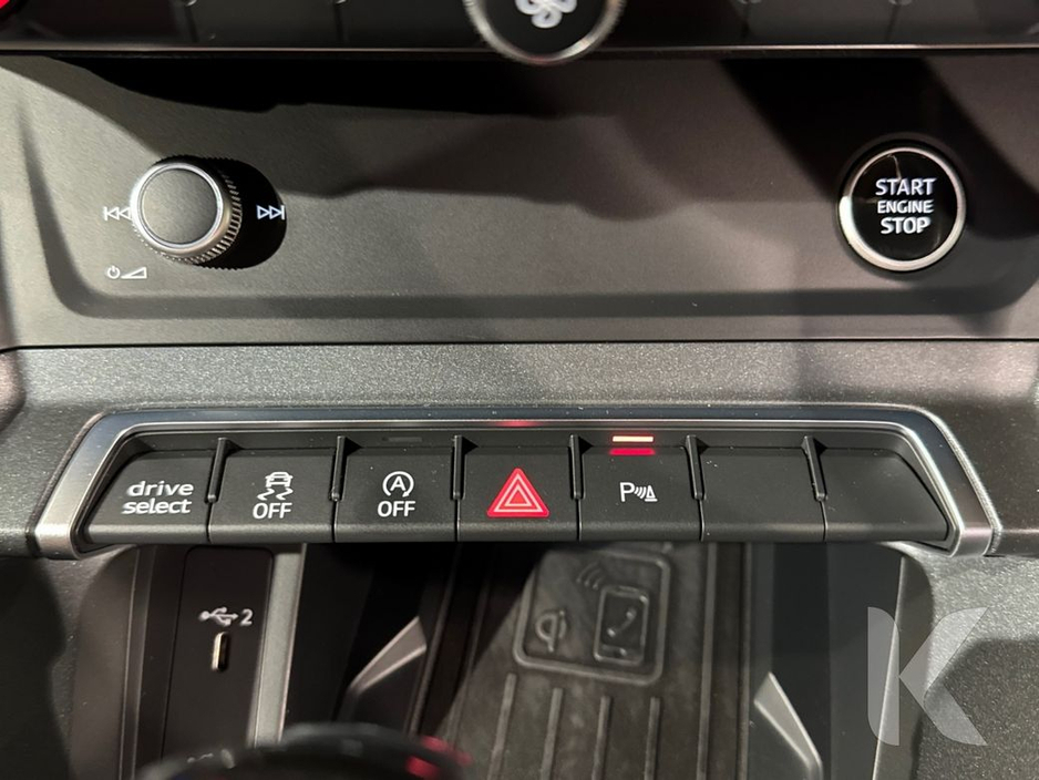 Audi Q3 1.5 TFSI S-LINE - HALF BLACK LEATHER - FACTORY ALLOYS - CRUISE CONTROL - HEATING / AC CONTROLS - — thumbnail 20