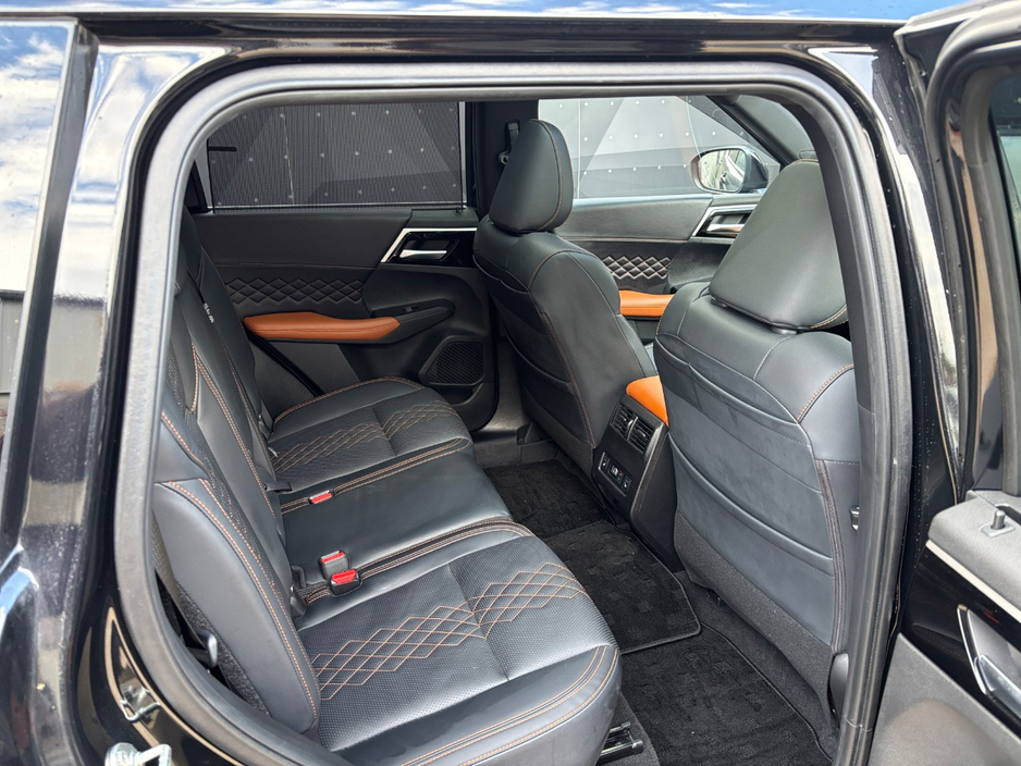 2023 Mitsubishi Outlander 2.4L Petrol Plug-in Hybrid For Sale Images