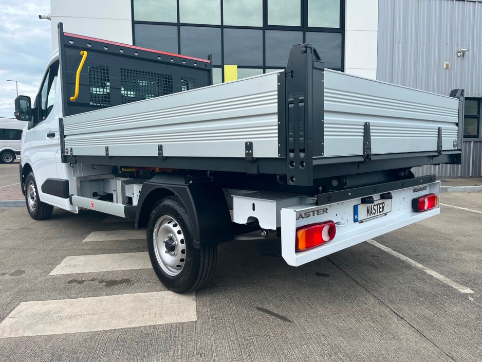 2026 Renault Master 2L Diesel For Sale Images
