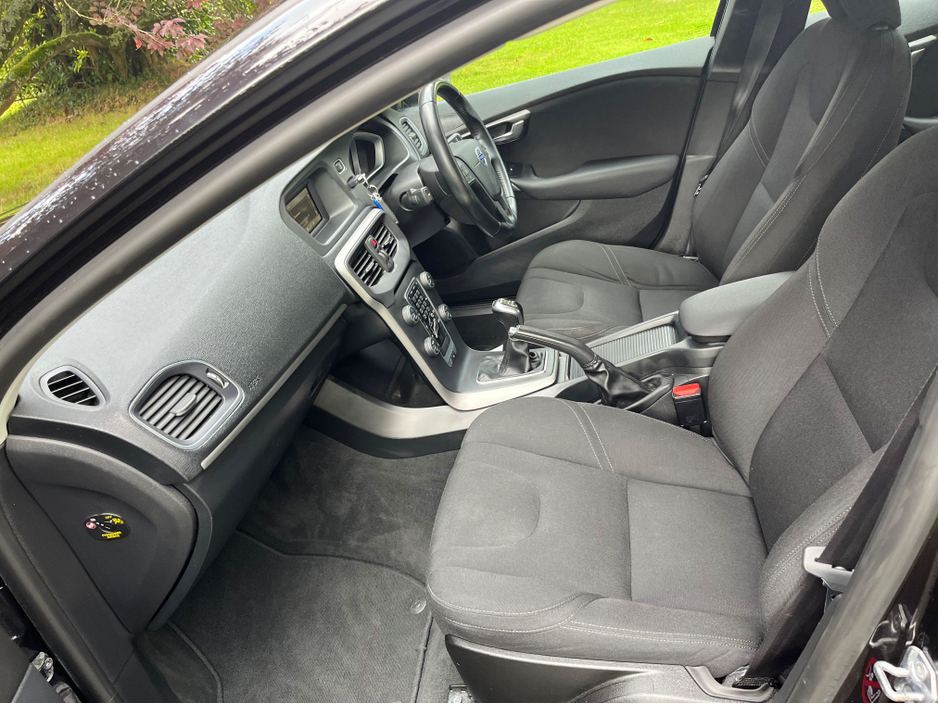 2016 Volvo V40 2L Petrol For Sale Images