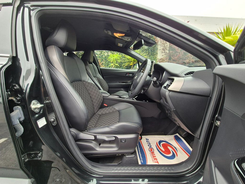 Toyota C-HR 1.8 HYBRID / SOL NERO WITH SAFETEY PACK 2 / TAX €160 — thumbnail 13