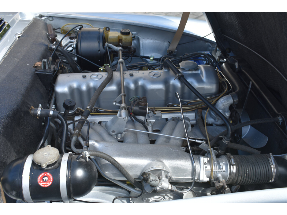 1967 Mercedes-Benz 250 2.5L Petrol For Sale Images
