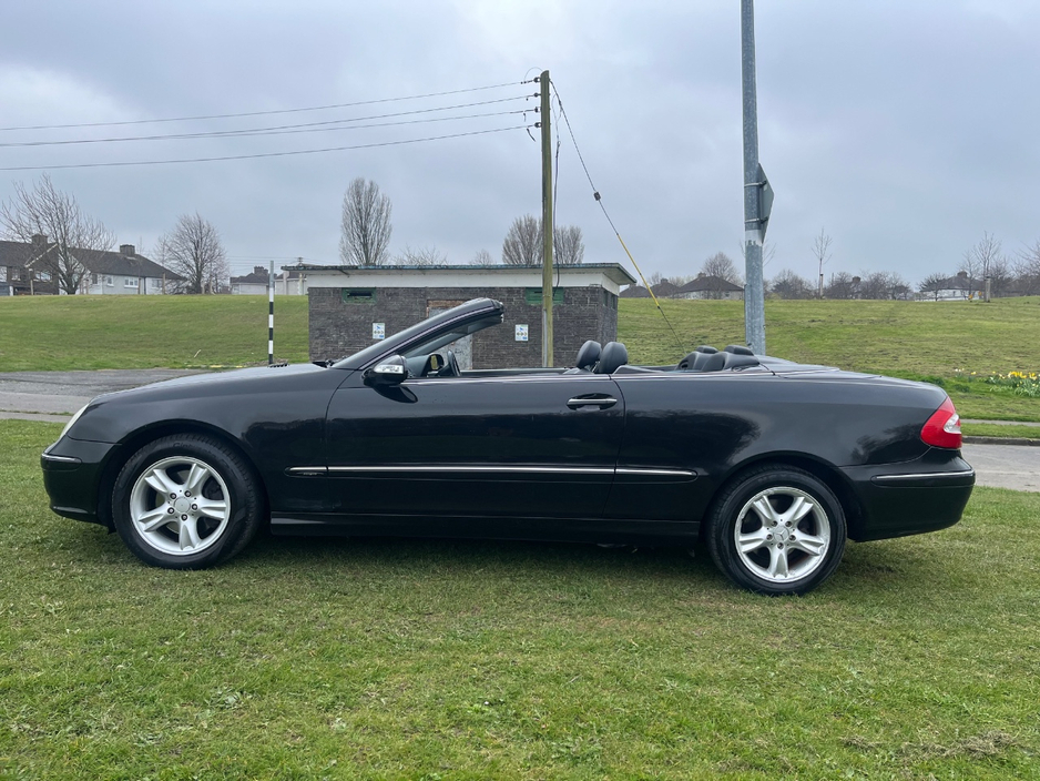 2005 Mercedes-Benz CLK Class 1.8L Petrol For Sale Images