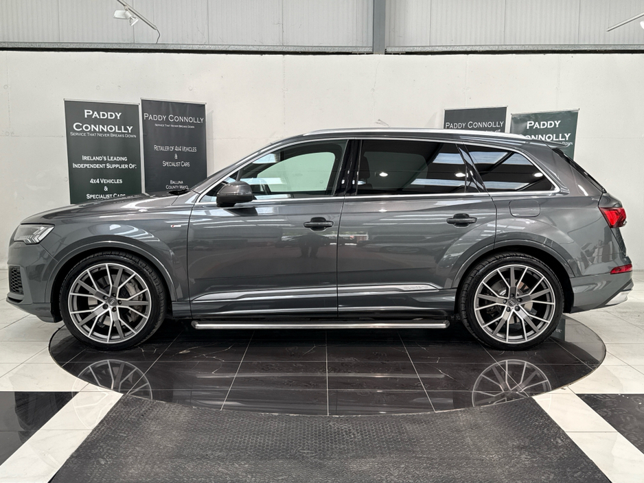 2021 Audi Q7 3L Petrol Plug-in Hybrid For Sale Images