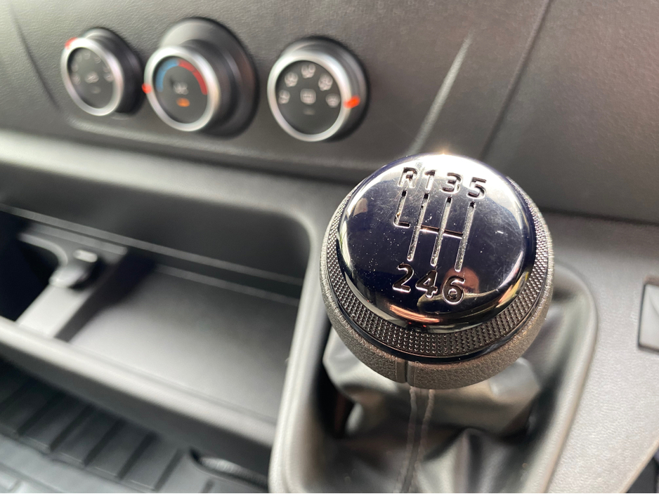 2021 Nissan NV400 2.3L Diesel For Sale Images