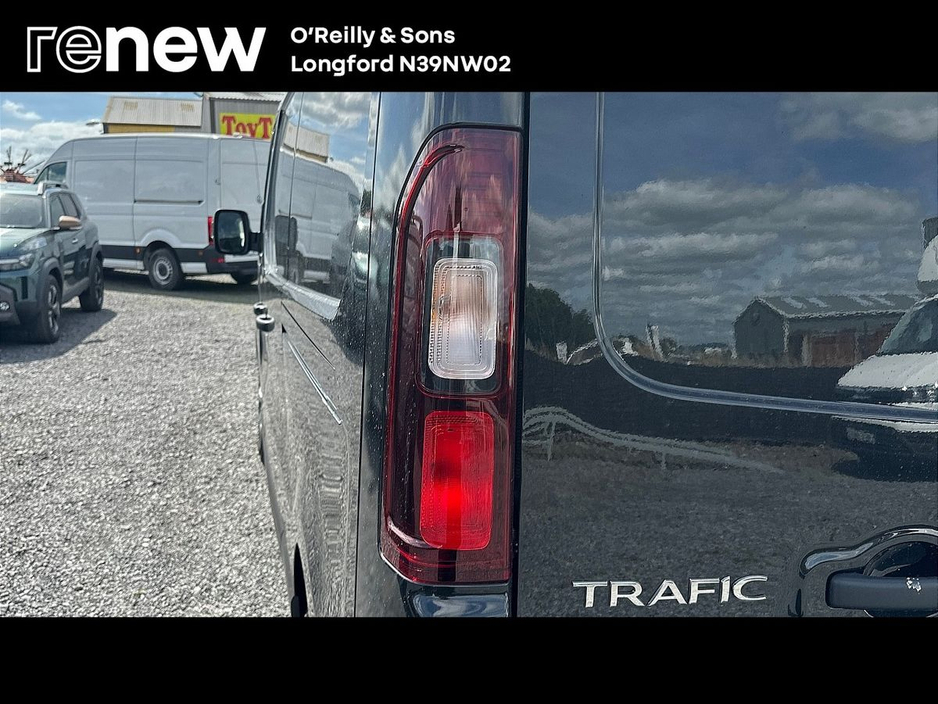 2025 Renault Trafic 2.0L Diesel For Sale Images