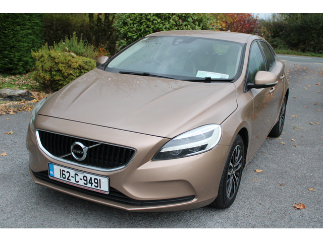 2016 VOLVO V40 2.0 D2 MOMENTUM 120BHP 5DR 40 SERIES