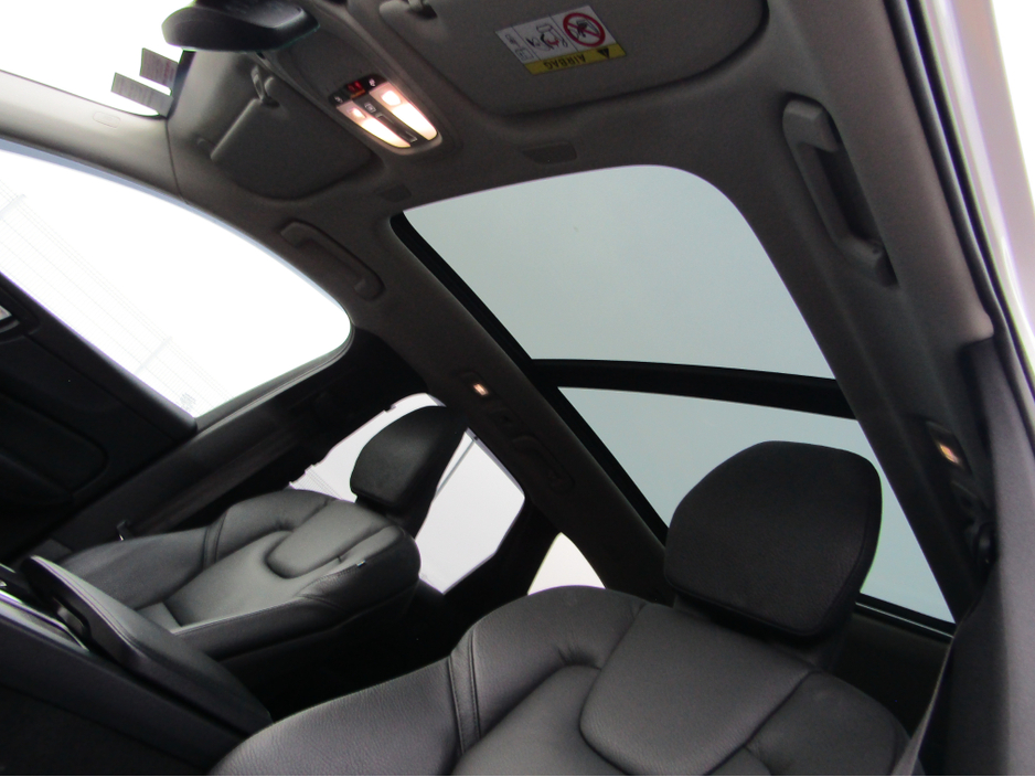 2023 Volvo XC60 2L Petrol Plug-in Hybrid For Sale Images