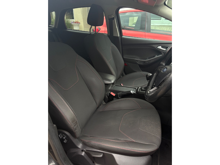 Ford Focus 1.0T ZETEC S ECOBOOST 12 — thumbnail 9