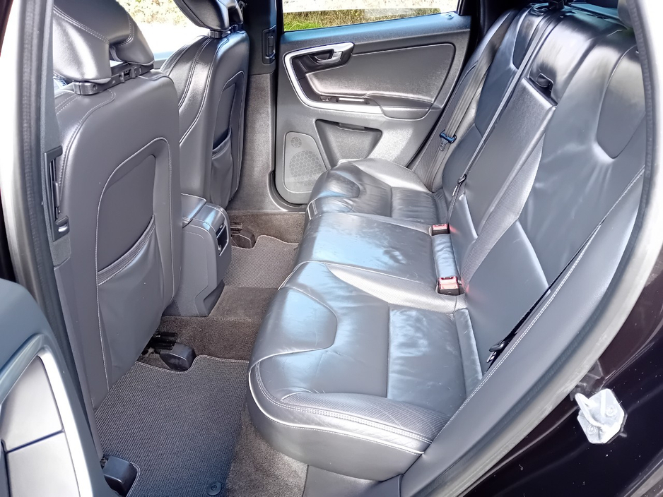 2017 Volvo XC60 2.4L Diesel For Sale Images