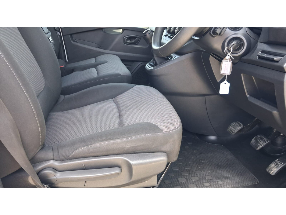 2023 Renault Trafic 2L Diesel For Sale Images