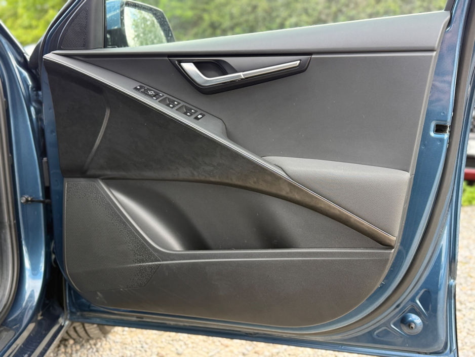 2022 Kia Niro 1.6L Petrol Plug-in Hybrid For Sale Images