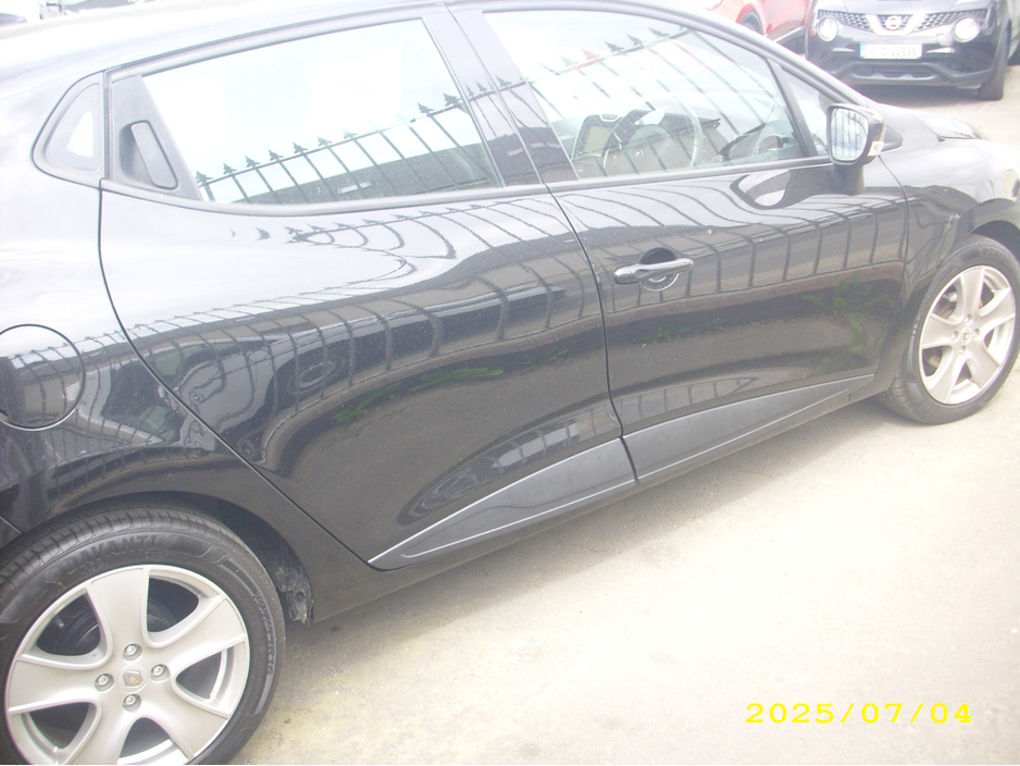 2015 Renault Clio 1.1L Petrol For Sale Images
