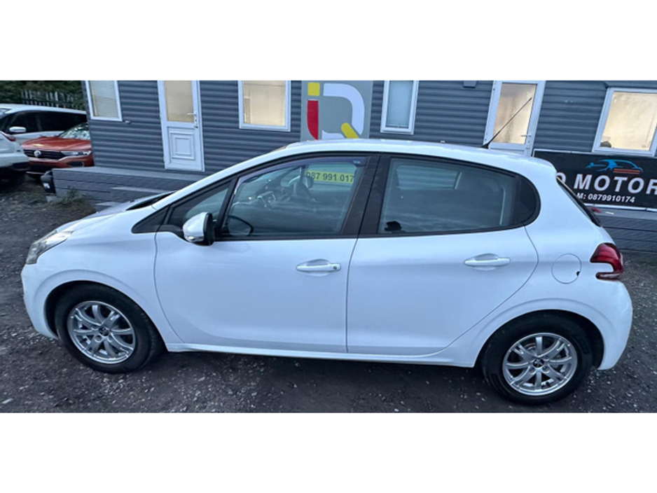 Peugeot 208 Puretech 1.2L Petrol Automatic (2763) — thumbnail 5
