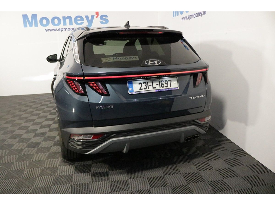 Hyundai Tucson Executive Plus Diesel 1.6L SUV - Avail of 4.9% APR Finance - Very Well-Kept, One Previous Owner and Mooney - — thumbnail 8