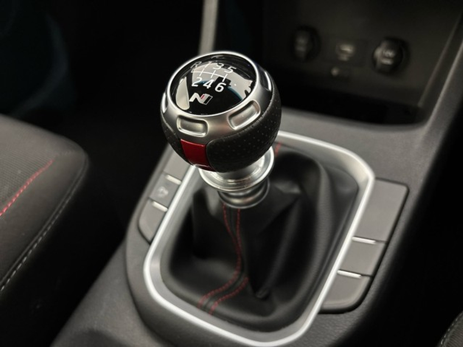 Hyundai i30 NLINE PETROL 5DR — thumbnail 16