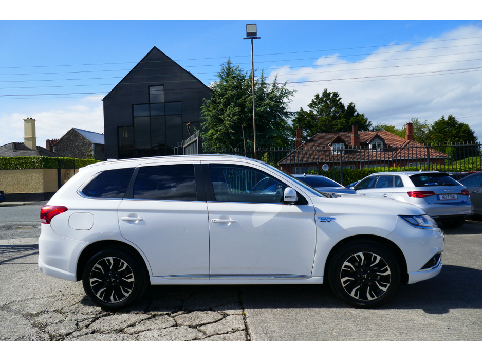 2017 Mitsubishi Outlander 2L Petrol Hybrid For Sale Images