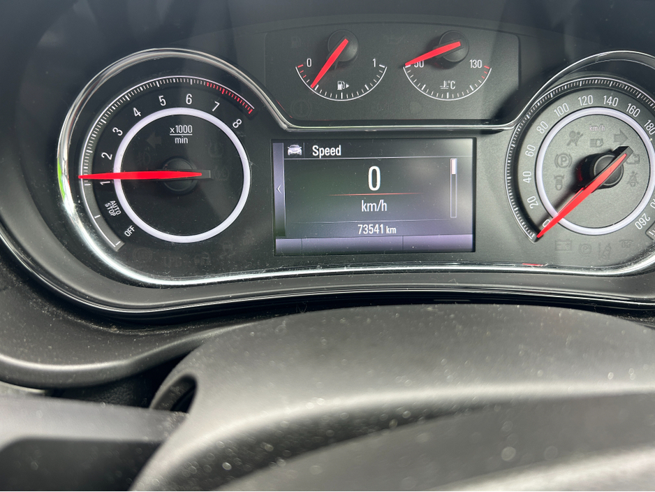 Opel Insignia 1,4 PETROL//73KLMS//1 OWNER ORIGINAL IRISH CAR///FULL OPEL SERVICE HISTORY///NCT 2028///HUGE SPEC//LOW TAX///BEAUTIFULL CAR — thumbnail 3