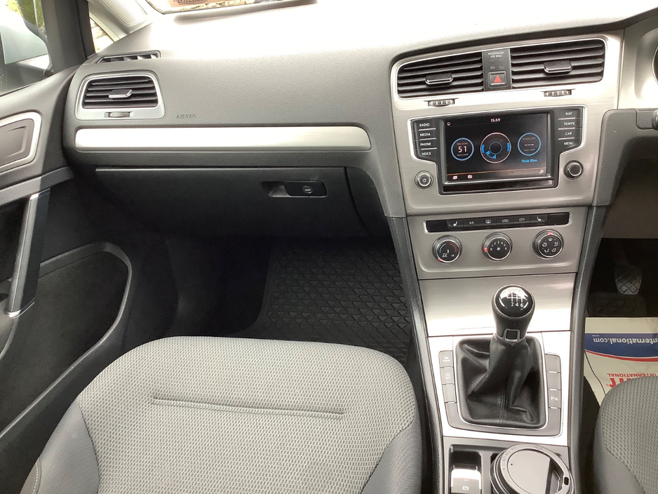 2016 Volkswagen Golf 2L Diesel For Sale Images