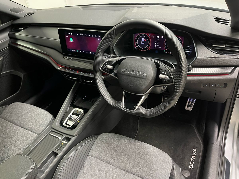 Skoda Octavia Sportline DSG 2.0TDI 150BHP - Reversing Camera - Ambient Lighting - Climate Control - Heated Seats - Keyless Start - Apple CarPlay/Android Auto — thumbnail 9