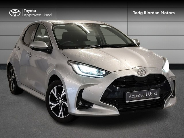 2025 TOYOTA YARIS HYBRID L-SPORT