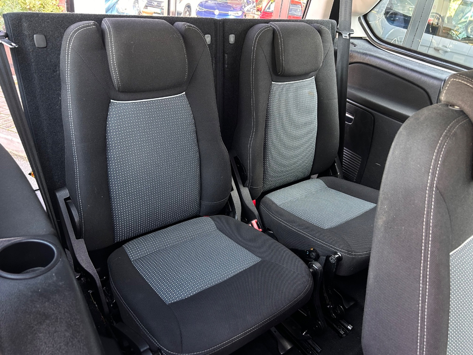 Ford Galaxy 2.0 TDCI ZETEC 140PS 5DR 7-Seater Super Low Mileage & Immaculate - NCT & TAX - ACT Fast This Wont Last - Trade-In Welcome - Assured Warranty - — thumbnail 10