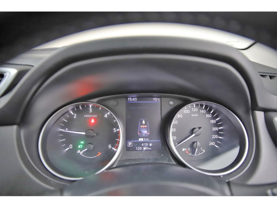 Nissan Qashqai 1.5 DSL SE 6SPD *PANORAMIC ROOF*SAT NAV*REVERSE CAM* — thumbnail 18