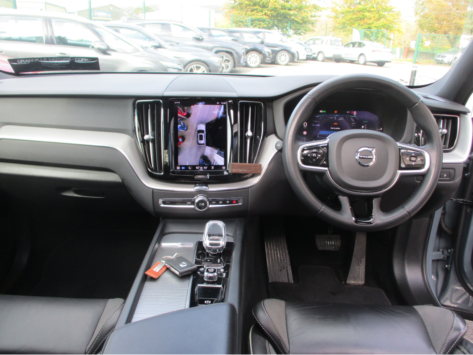 2023 Volvo XC60 2L Petrol Plug-in Hybrid For Sale Images