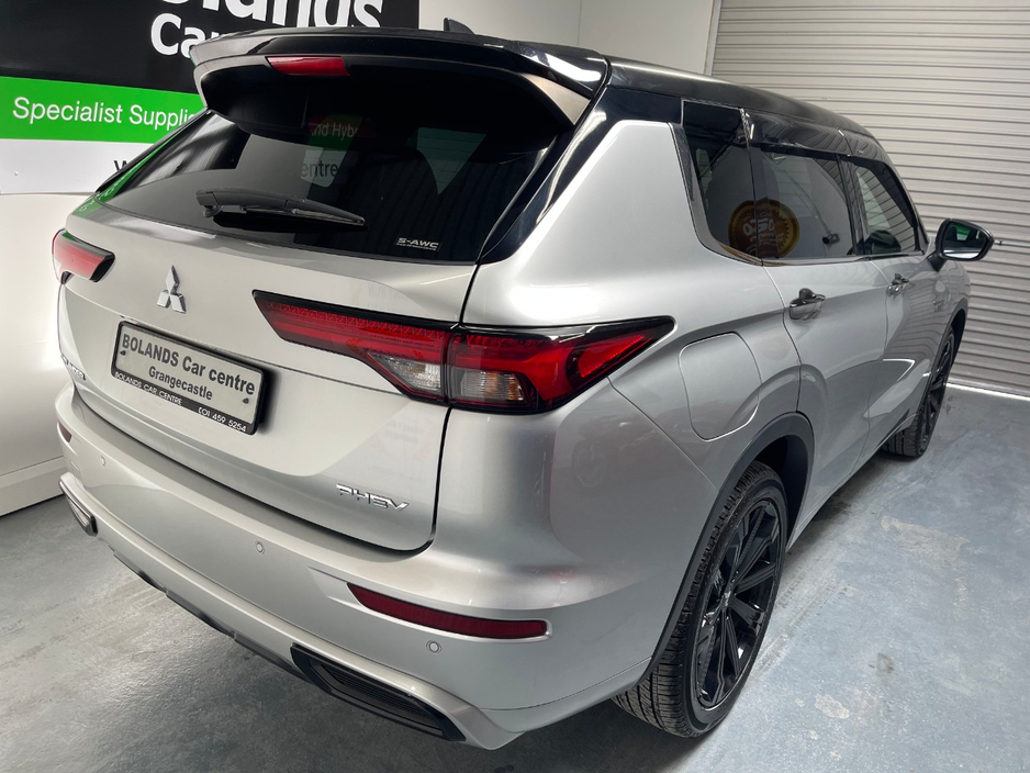 2022 Mitsubishi Outlander 2.4L Petrol Plug-in Hybrid For Sale Images