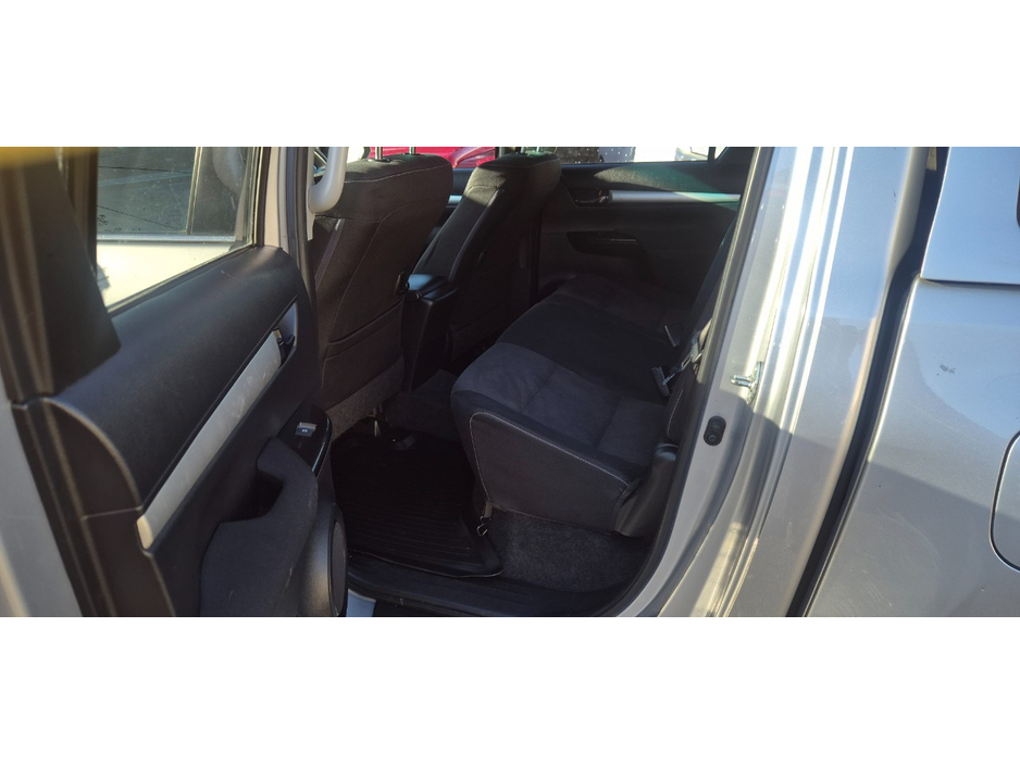 2017 Toyota Hilux 2.4L Diesel For Sale Images