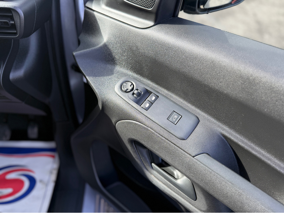 2023 Peugeot Partner 1.5L Diesel For Sale Images