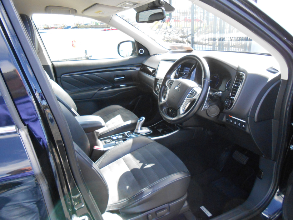2018 Mitsubishi Outlander 2.4L Petrol Plug-in Hybrid For Sale Images