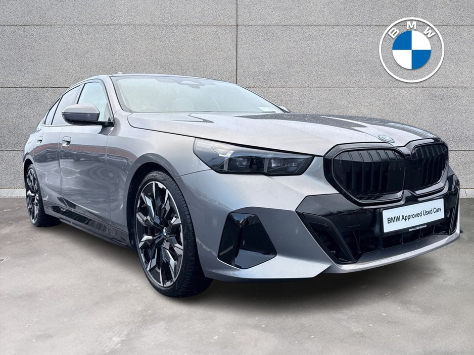 2026 BMW 5 Series 2L Petrol Plug-in Hybrid For Sale Images