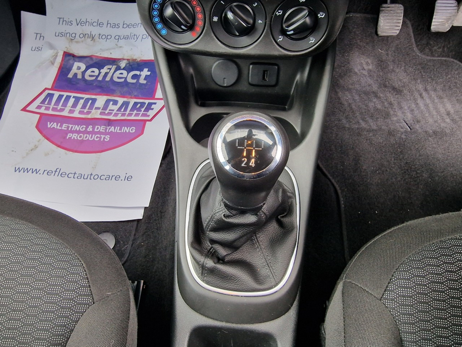 Opel Corsa 1.4 PETROL **CRUISE CONTROL, LOW MILAGE, HEATED SEATS** — thumbnail 26