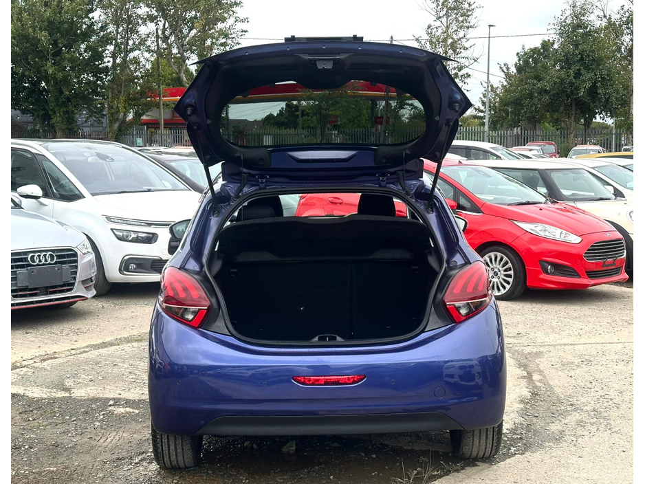 Peugeot 208 5D ALLURE 1.2L Petrol - Automatic (8484) — thumbnail 13