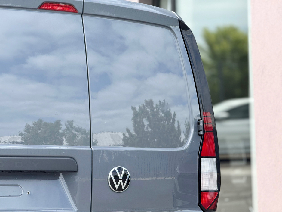 2022 Volkswagen Caddy 2L Diesel For Sale Images