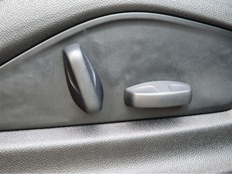 2023 Porsche Cayenne 3.0L Petrol Plug-in Hybrid For Sale Images