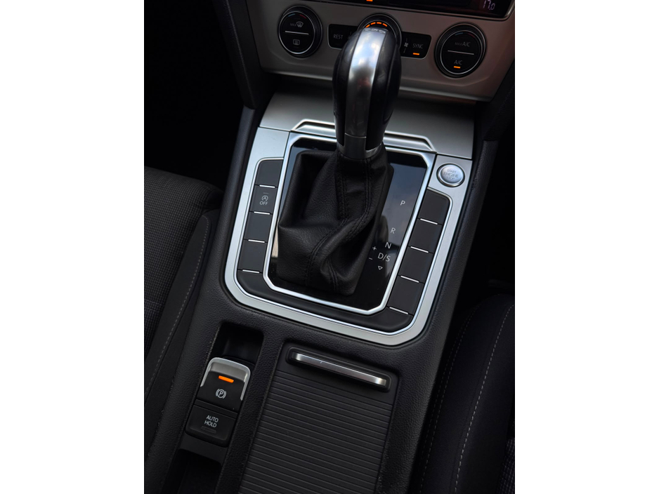 2016 Volkswagen Passat 1.4L Petrol For Sale Images