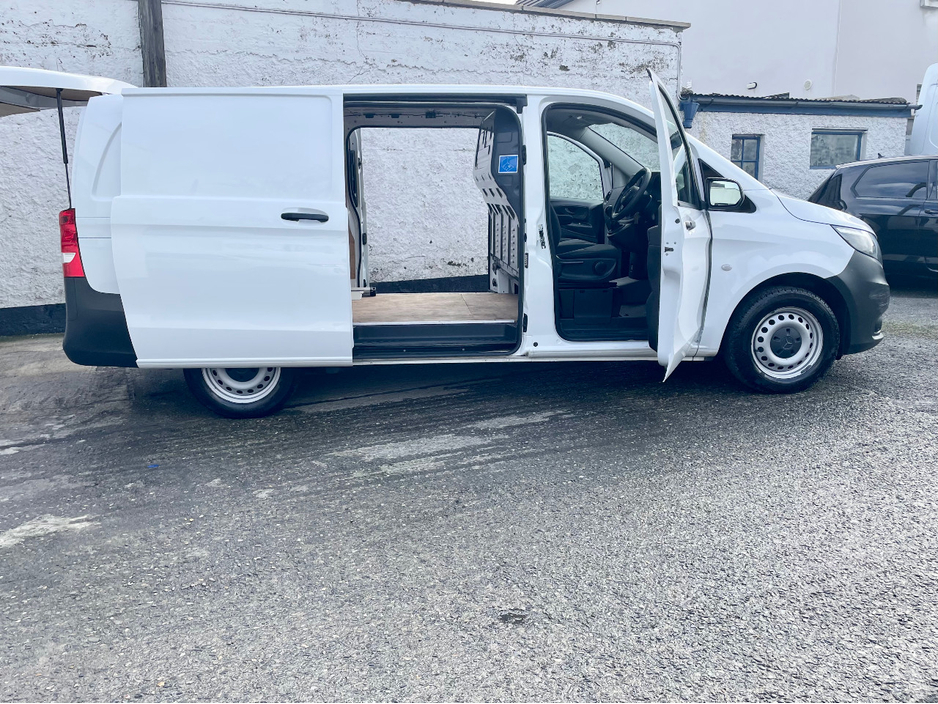 2023 Mercedes-Benz Vito 2L Diesel For Sale Images