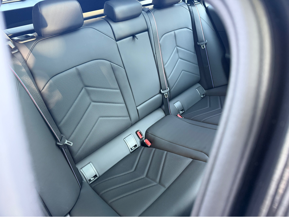 2025 BMW 5 Series 2L Petrol Plug-in Hybrid For Sale Images